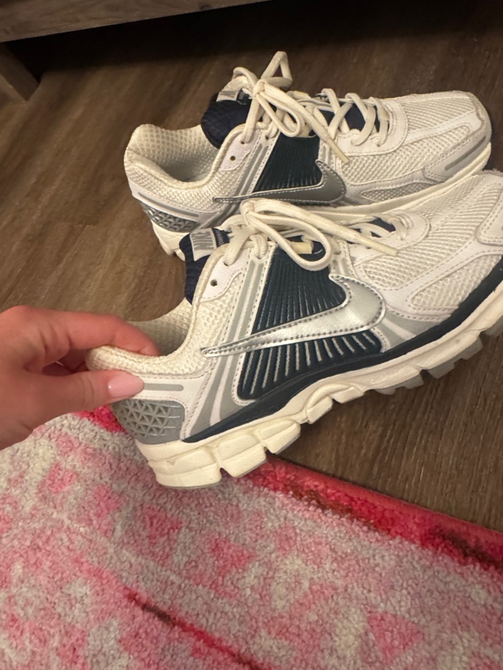 Nike women’s vomero 5 navy 8.5 - Picture 4 of 4